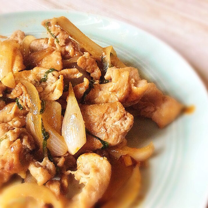 ご飯がススム♩大葉と豚肉の味噌炒め